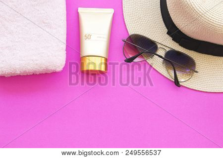 Natural Cosmetics For Skin Face Sunscreen Spf50 And Sunglasses Hat Bath Towel Accessories Of Lifesty