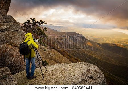 The Photographer Shoots The Sunrise. Demerdzhi, Crimea 2016-03-07