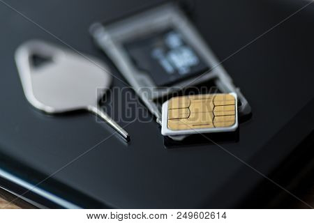Memory Card Micro Sd And Micro Sim Card Tray