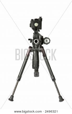 Maschinengewehr Kalaschnikow auf das Stativ und optische Anblick