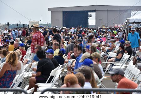 Chicopee, Ma - Jul 14: Crowd At The 2018 Great New England Airshow At Westover Air Reserve Base In C