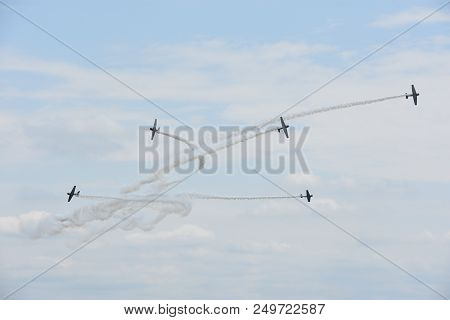 Chicopee, Ma - Jul 14: Geico Skytypers At The 2018 Great New England Airshow At Westover Air Reserve