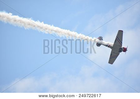 Chicopee, Ma - Jul 14: Geico Skytypers At The 2018 Great New England Airshow At Westover Air Reserve
