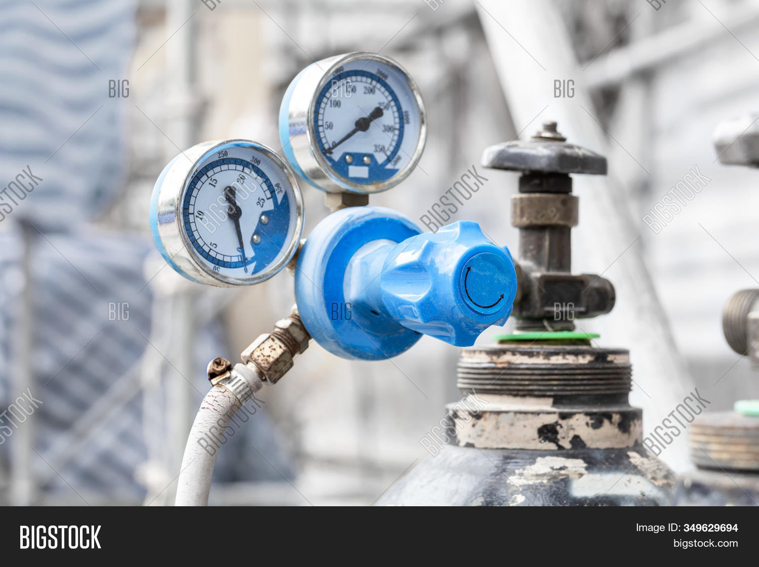 Close Pressure Gauges Image & Photo (Free Trial) Bigstock