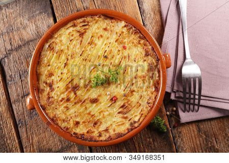hachis parmentier, gratin, potato and minced beef