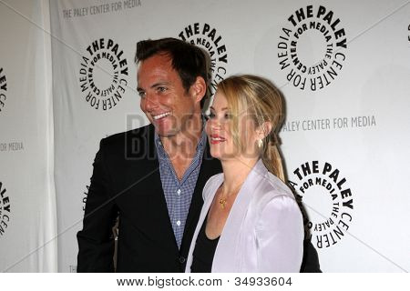 LOS ANGELES - 8 maggio: Will Arnett, Christina Applegate arriva presso la proiezione di 