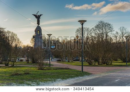 Tallinn, Estonia - 01.05.20: Monument To The Battleship Rusalka In The Area Of Kadriorg Park