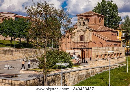 Salamanca, Spain - May, 2018: Skaters At The Skate Park Next To The Historical Santiago Del Arrabal