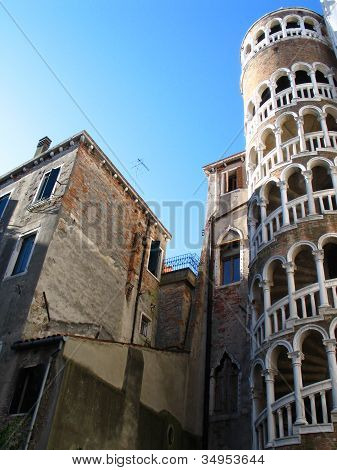 Palazzo Contarini Del Bovolo