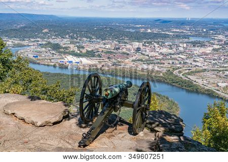 Chattanooga, Tn - October 8, 2019: Skyline Of Chattanooga, Tennessee Along Tennessee River The From 