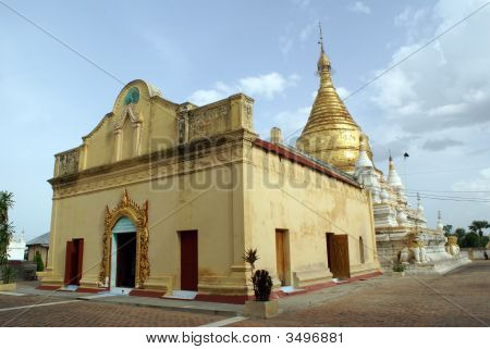 Templo y Stupa