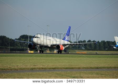 Amsterdam, The Netherlands  - August, 18th 2016: Oy-kaw Sas Scandinavian Airlines Airbus A320,
Takin