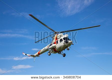 Arlamow, Poland - May, 2019: Landing Of Military Helicopter Kaniya (mi-8, Kitty Hawk) Of The Polish 