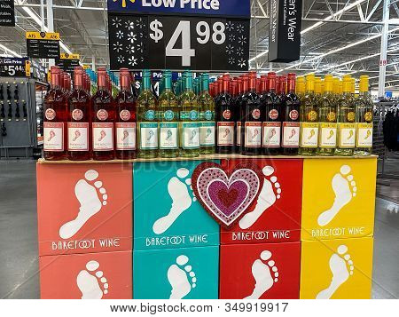 Orlando, Fl/usa-2/6/20: Cases Of Bottles Of Red, Pink And White Moscato And Pinot Grigio Barefoot Wi