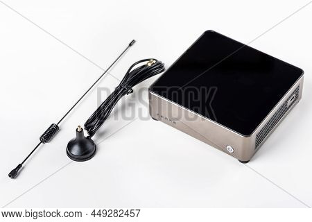 Wireless Hotspot For Helium Token Mining. Set With Antenna.