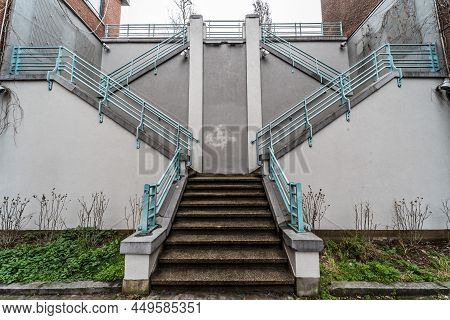 Schaerbeek, Brussels / Belgium - 03 15 2019: The Symmetric Diagonal Staircase Of The Dead End August