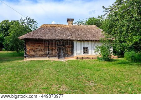 Ancient Traditional Ukrainian Rural House In Pyrohiv (pirogovo) Village Near Kiev, Ukraine