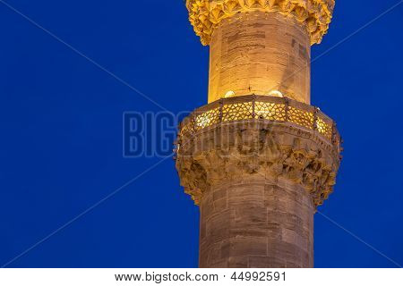 Detalje på toppen af en af moske kupler i Istanbul
