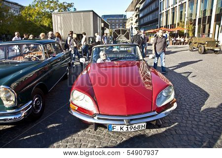 Oldtimers At The Hauptwache