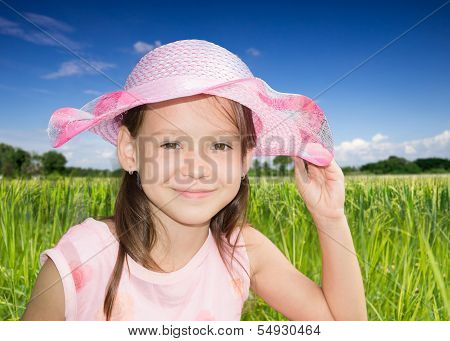 ?ute little girl with bonnet