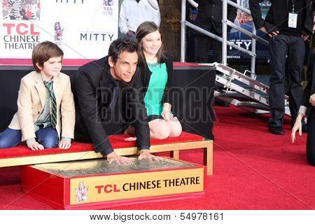 LOS ANGELES - DEC 3:  Quinlin Dempsey Stiller, Ben Stiller, Ella Olivia Stiller at the Ben Stiller Handprint and Footprint Ceremony at Dolby Theater on December 3, 2013 in Los Angeles, CA