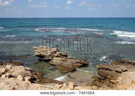 Nationalparken Cesarea på kysten af Middelhavet i Israel