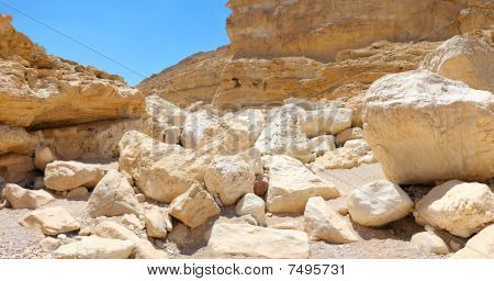 Beyaz Makhtesh Ramon taşlar
