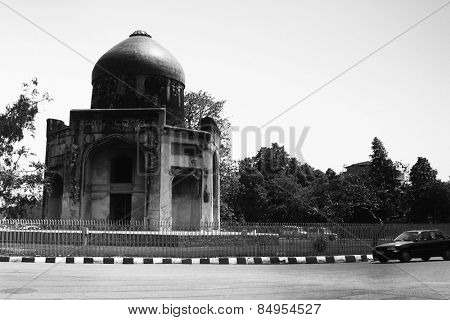 Monument at roadside, Sabz Burj, Delhi, India
