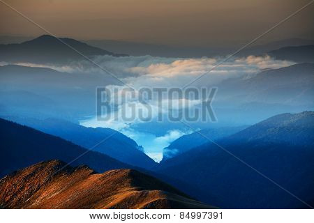 Vidraru Alpine dam lake