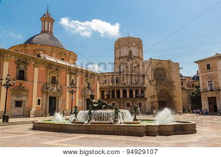 Fountain Rio Turia  In Valencia