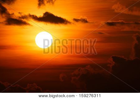 close up beautiful sunset/sunrie and cloud at sky natural background