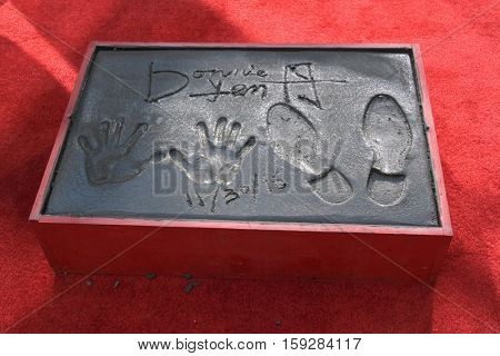 LOS ANGELES - DEC 1:  Donnie Yen Hand And Footprints at the Donnie Yen Hand And Footprint Ceremony at TCL Chinese Theater IMAX on December 1, 2016 in Los Angeles, CA