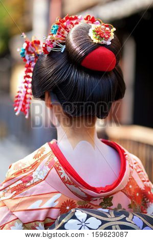 Momoware - Traditional Hairstyle Of A Young Maiko