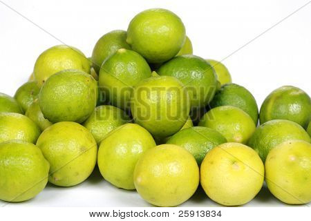 Key Limes isoleret på hvid