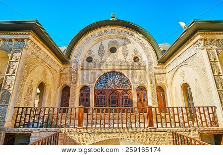 Kashan, Iran - October 22, 2017: The Ornate Plasterwork Decorates The Walls And Portals Of Tabatabae