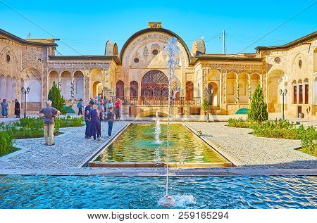 Kashan, Iran - October 22, 2017: Birouni (exterior) Of  Tabatabaei House With Beautiful Fountains An