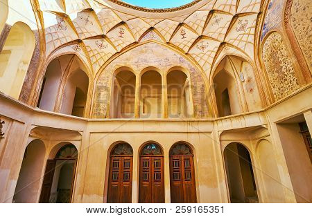 Kashan, Iran - October 22, 2017: Interior Of A Room In Tabatabaei House, Walls And Dome Are Decorate