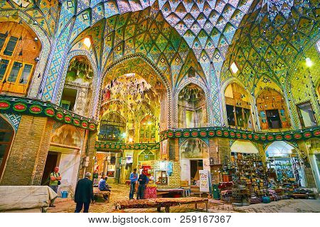 Kashan, Iran - October 22, 2017: The Antique Stalls In Aminoddole Caravanserai (timche-ye Amin Od-do