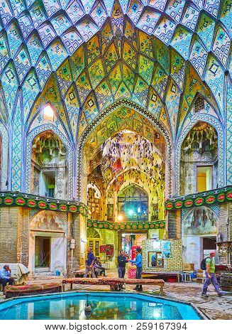 Kashan, Iran - October 22, 2017: The Scenic Vault Of Aminoddole Caravanserai (timche-ye Amin Od-dowl