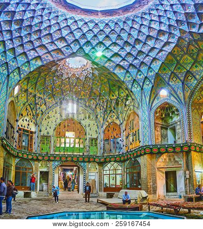 Kashan, Iran - October 22, 2017: The Masterpiece Interior Of Historic Aminoddole Caravanserai, Also 