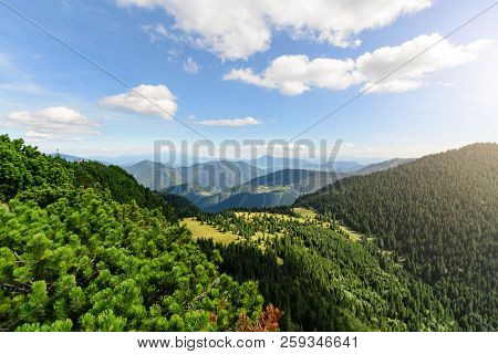 Colourful View From The Little Rozsutec Hill In The National Park Mala Fatra, Slovakia. Day Foto.