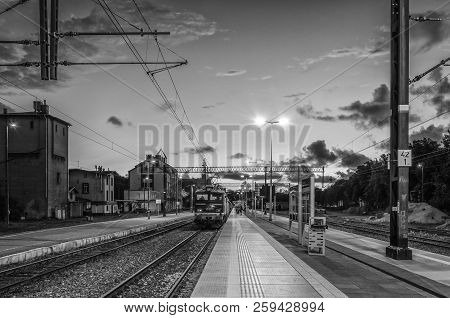 Train Platform Bw