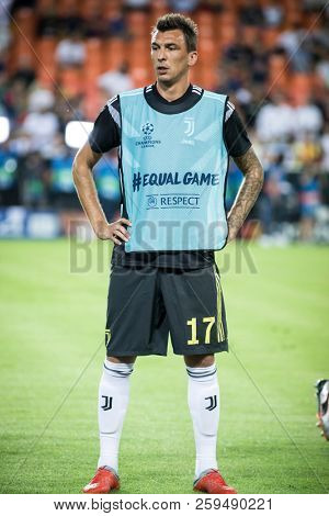 VALENCIA, SPAIN - SETEMBER 19: Mario Mandzukic during UEFA Champions League match between Valencia CF and Juventus at Mestalla Stadium on September 19, 2018 in Valencia, Spain