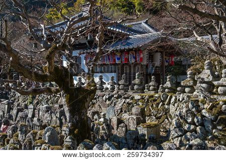 Kyoto, Japan - 07 Feb 2018: Temple Building And Statues Of Adashino Nenbutsu-ji, Near Arashiyama Bam