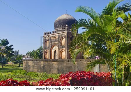 Barber's Tomb. Barid Shahi Garden, Bidar, Karnataka