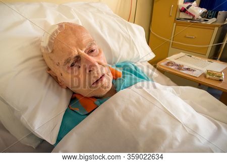 Andover,hampshire/united Kingdom- December 25 2019: