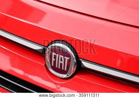 Bordeaux , Aquitaine / France - 10 14 2019 : Fiat Logo Car Sign Detail Italian Company