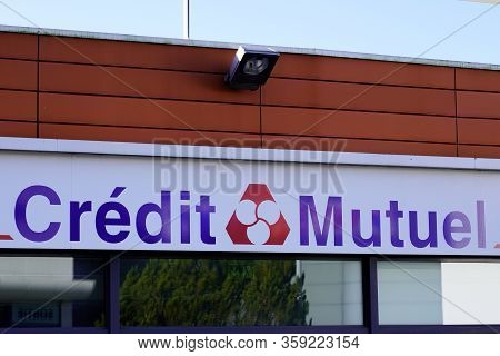 Bordeaux , Aquitaine / France - 01 22 2020 : Credit Mutuel French Bank Logo Office Front Signage Sto