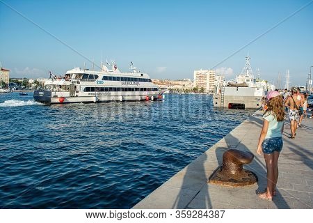 Zadar, Croatia - August 4, 2015:  Embankment Of The City Of Zadar On A Sunny Summer Day. Zadar Is On