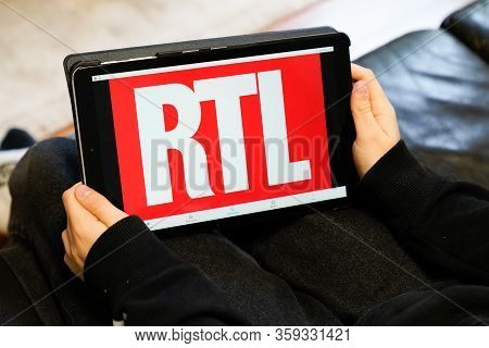 Bordeaux , Aquitaine / France - 11 25 2019 : Rtl Sign Logo Screen Tablet Tv Station Popular French R
